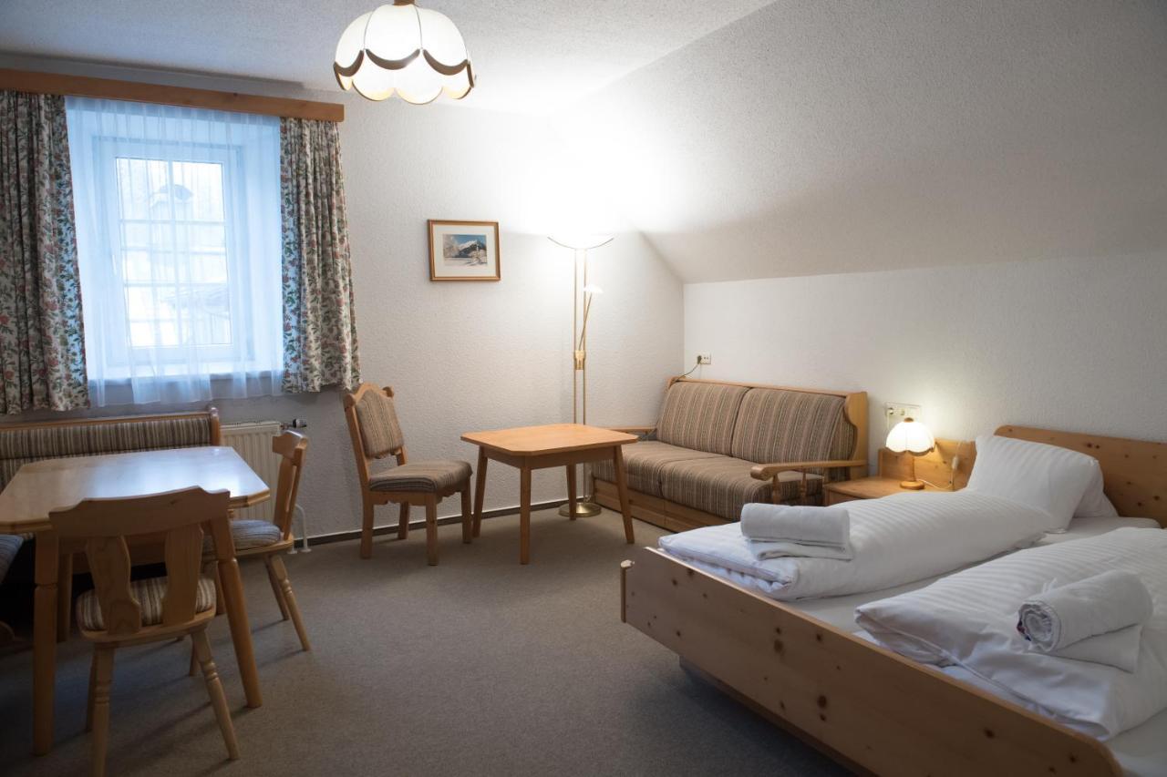 Blaue Traube Hotel บาดเอาส์ซี ภายนอก รูปภาพ